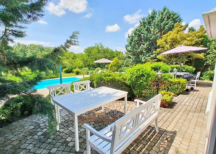 No 74 Betty With Swimming Pool Villa
